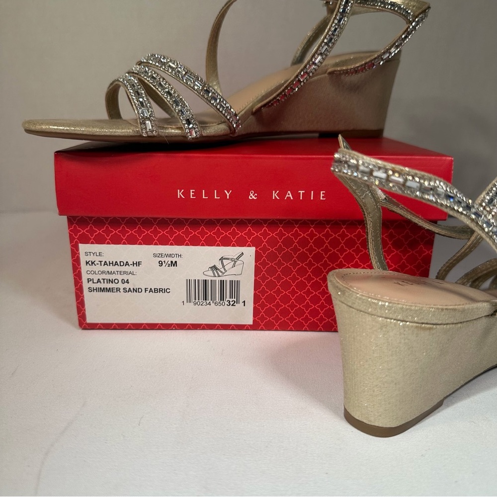 Kelly & Katie Tahada Wedge Sandal  W Size 9.5 M  Gold & Silver Tones Summer Sand - Picture 4 of 9